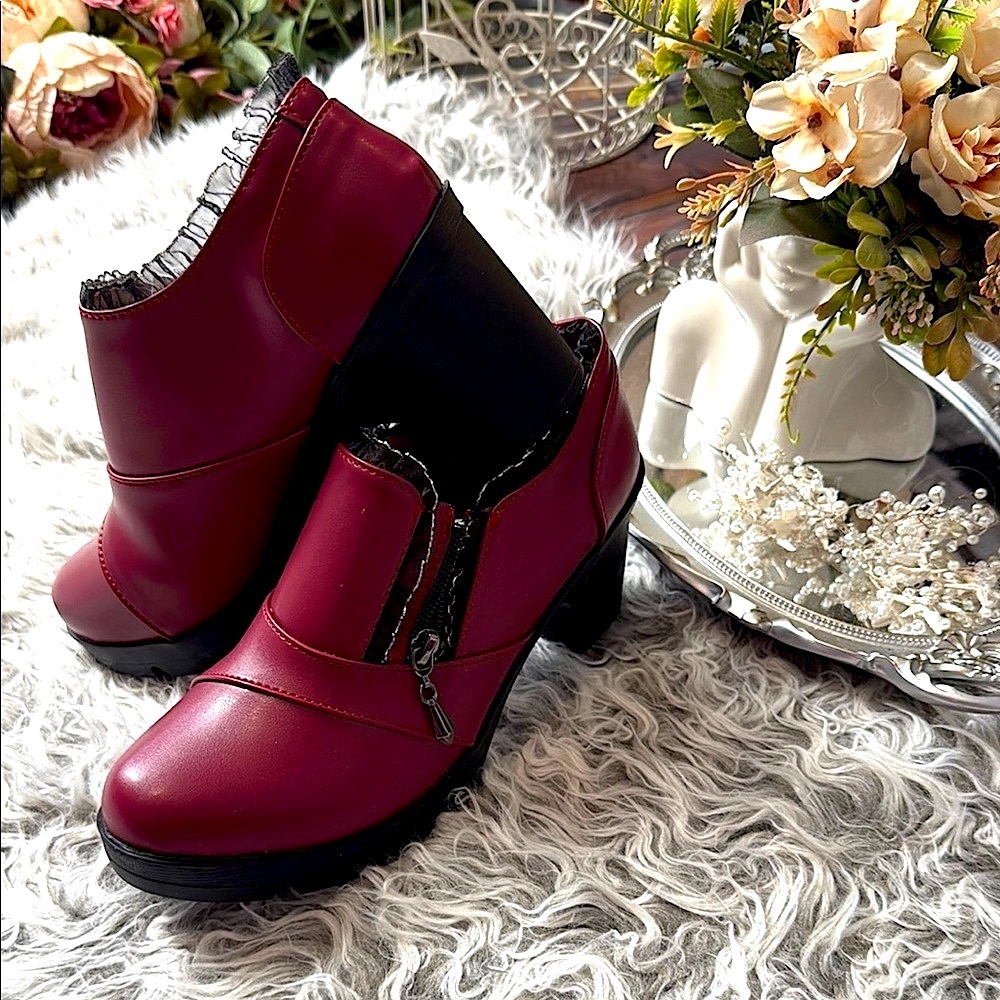 NWT Burgundy and Black Heeled Boots 6.5